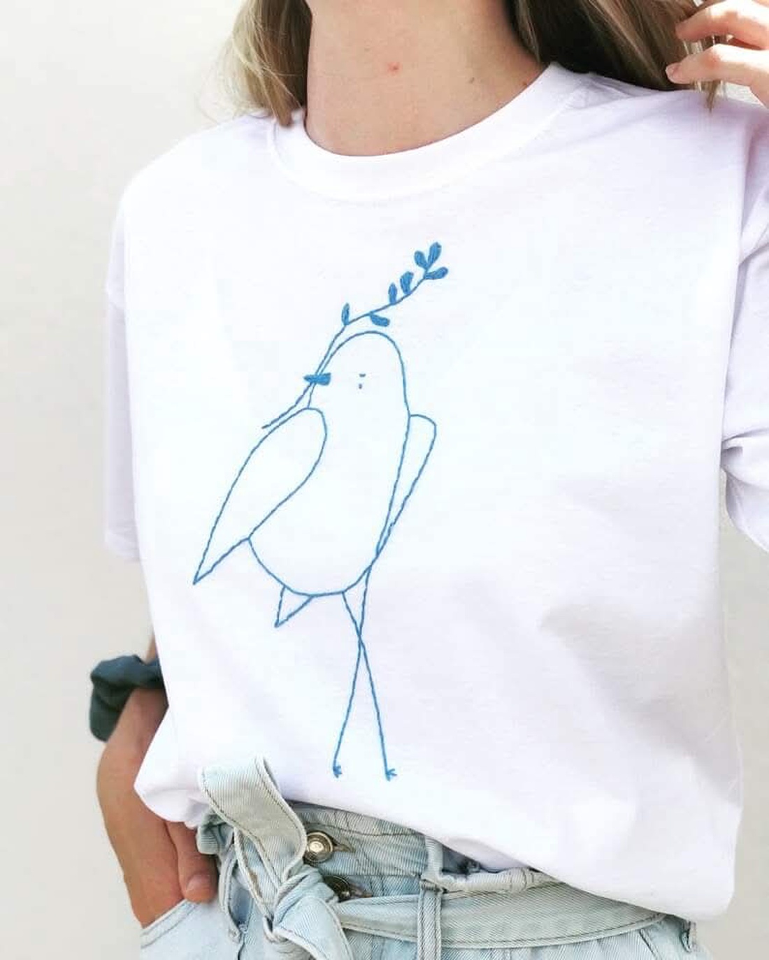 Tricou unisex brodat manual - îmbrăcăminte și modă - haine damă - tricou și top de damă - Artynos.ro Tricou unisex brodat manual - îmbrăcăminte și modă - haine damă - tricou și top de damă - Artynos.ro
