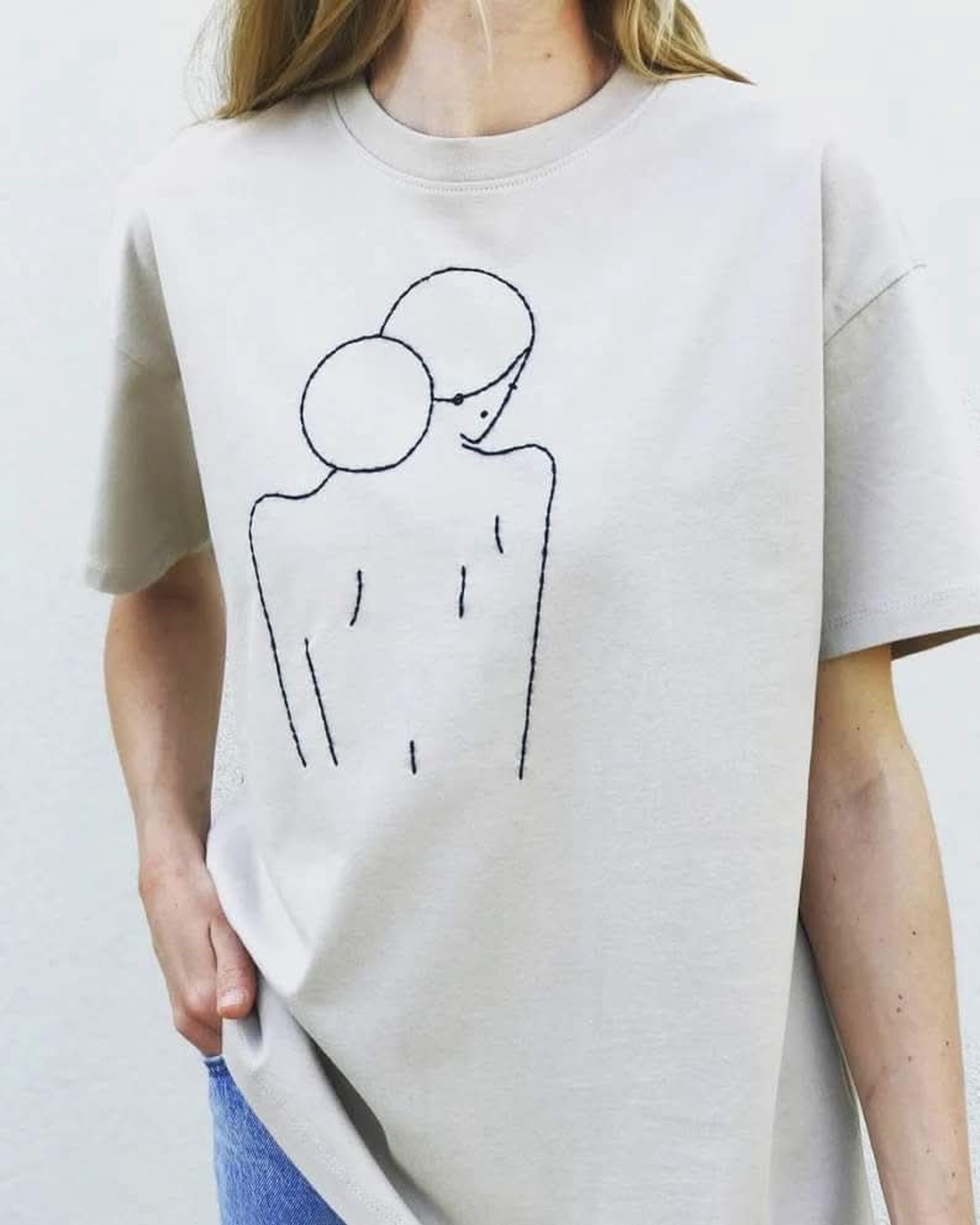 Tricou unisex brodat manual - îmbrăcăminte și modă - haine damă - tricou și top de damă - Artynos.ro Tricou unisex brodat manual - îmbrăcăminte și modă - haine damă - tricou și top de damă - Artynos.ro