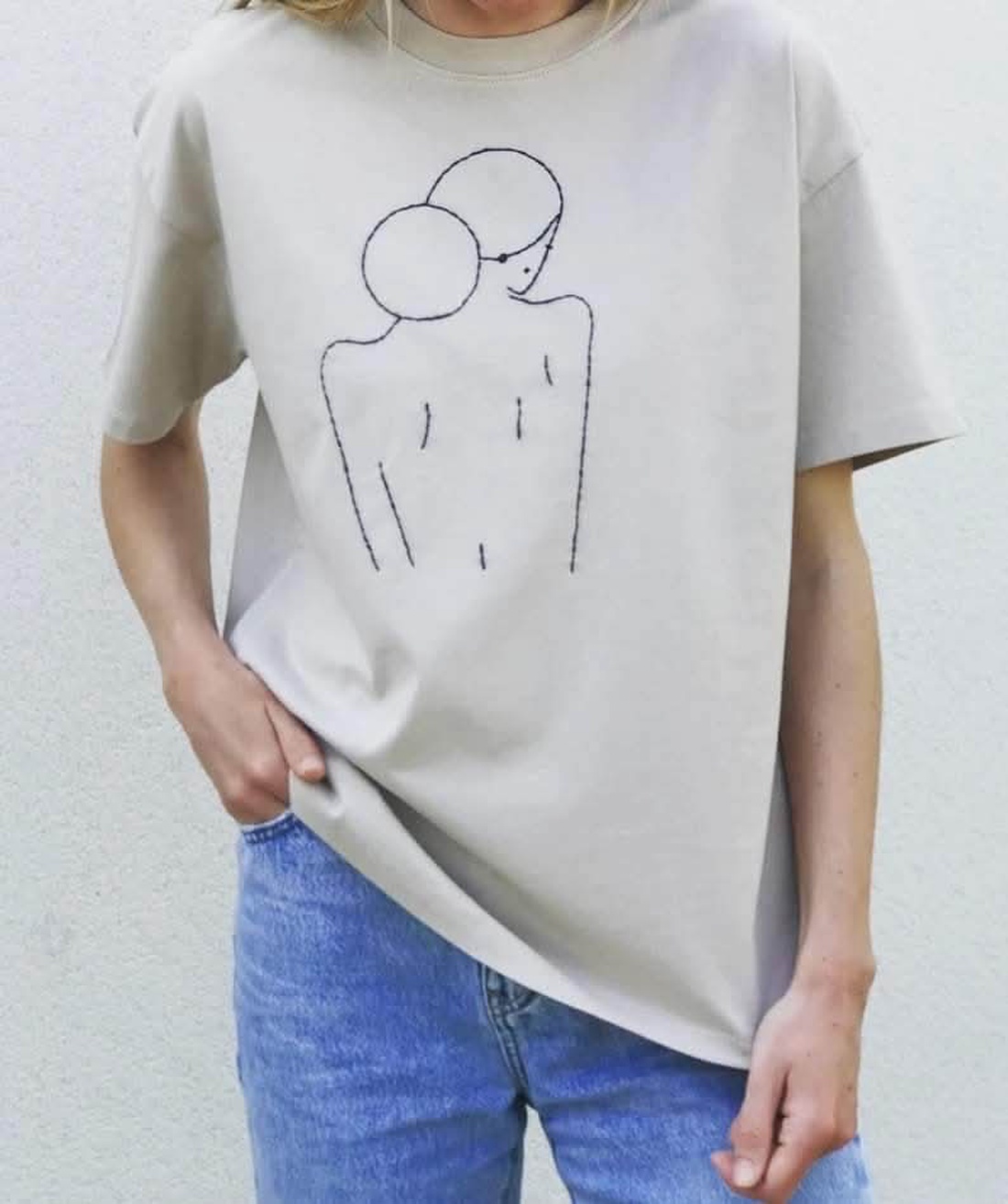 Tricou unisex brodat manual - îmbrăcăminte și modă - haine damă - tricou și top de damă - Artynos.ro Tricou unisex brodat manual - îmbrăcăminte și modă - haine damă - tricou și top de damă - Artynos.ro
