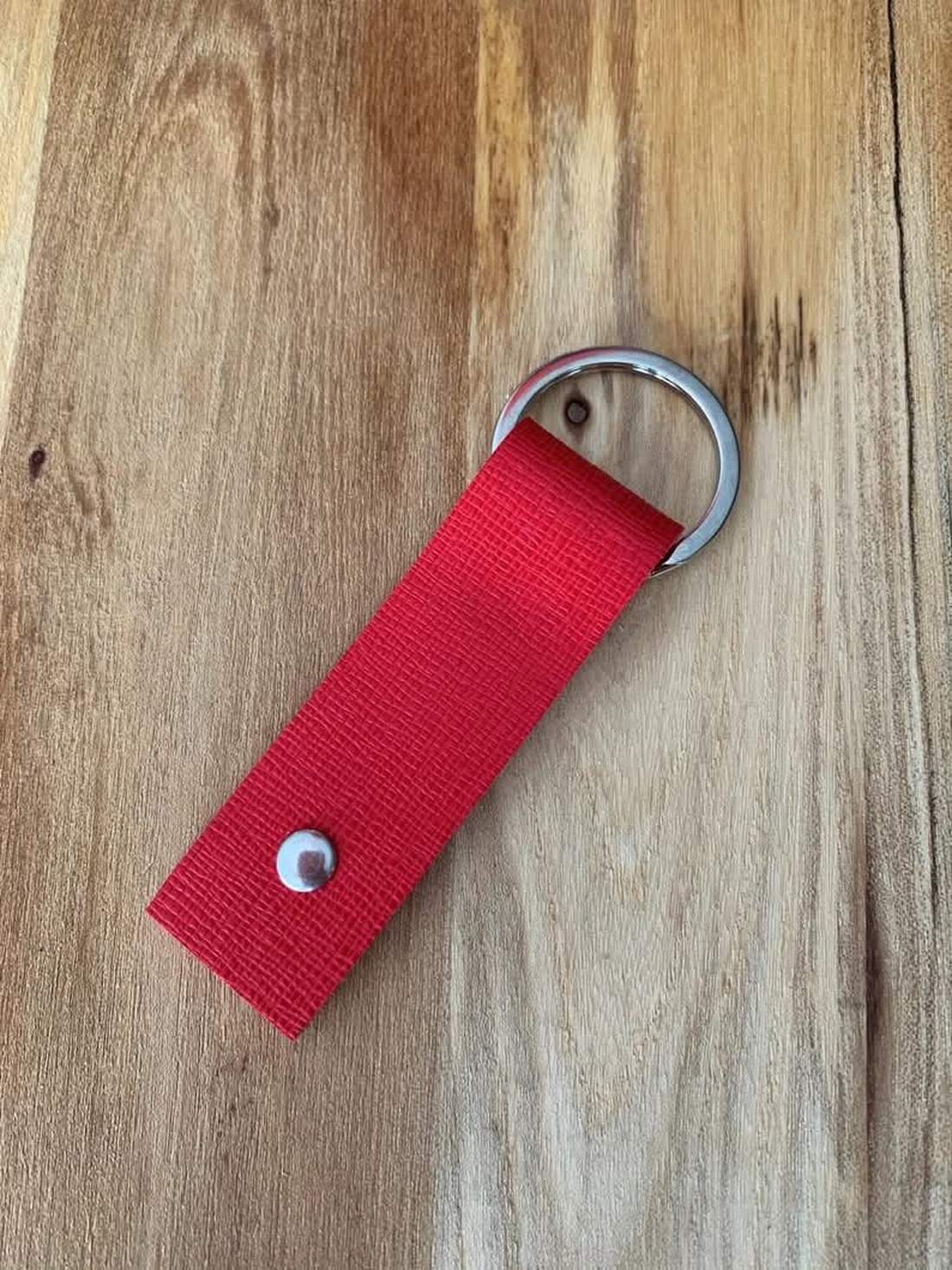Breloc din piele naturala - geantă și husă - accesorii genți - breloc - Artynos.ro Breloc din piele naturala - geantă și husă - accesorii genți - breloc - Artynos.ro