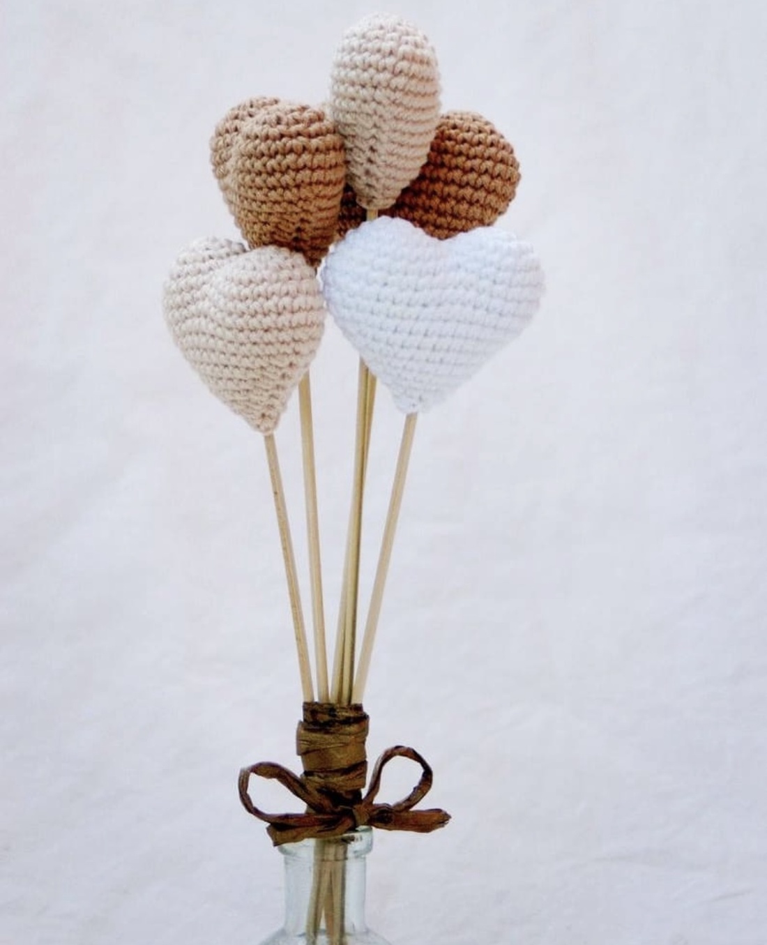 Inimioare deco parfumate - arte vizuale și accesorii - imagini cu broderii - alte tablouri textil - Artynos.ro Inimioare deco parfumate - arte vizuale și accesorii - imagini cu broderii - alte tablouri textil - Artynos.ro