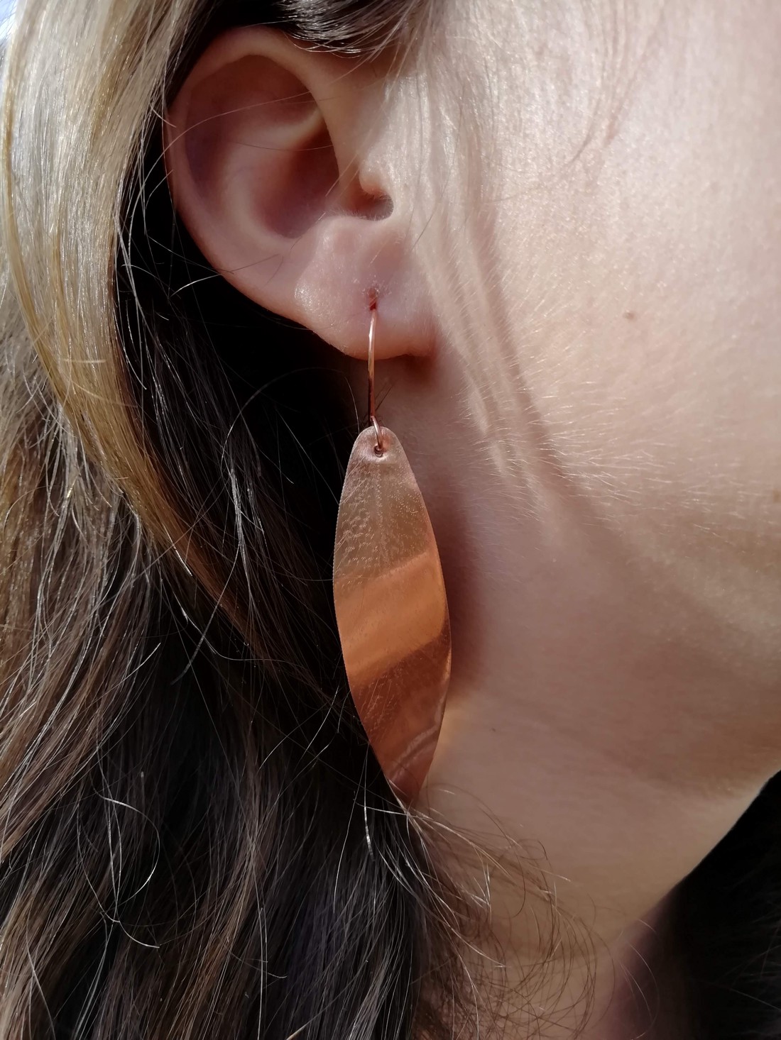 Cercei narcisă din cupru -  - Artynos.ro Cercei narcisă din cupru -  - Artynos.ro