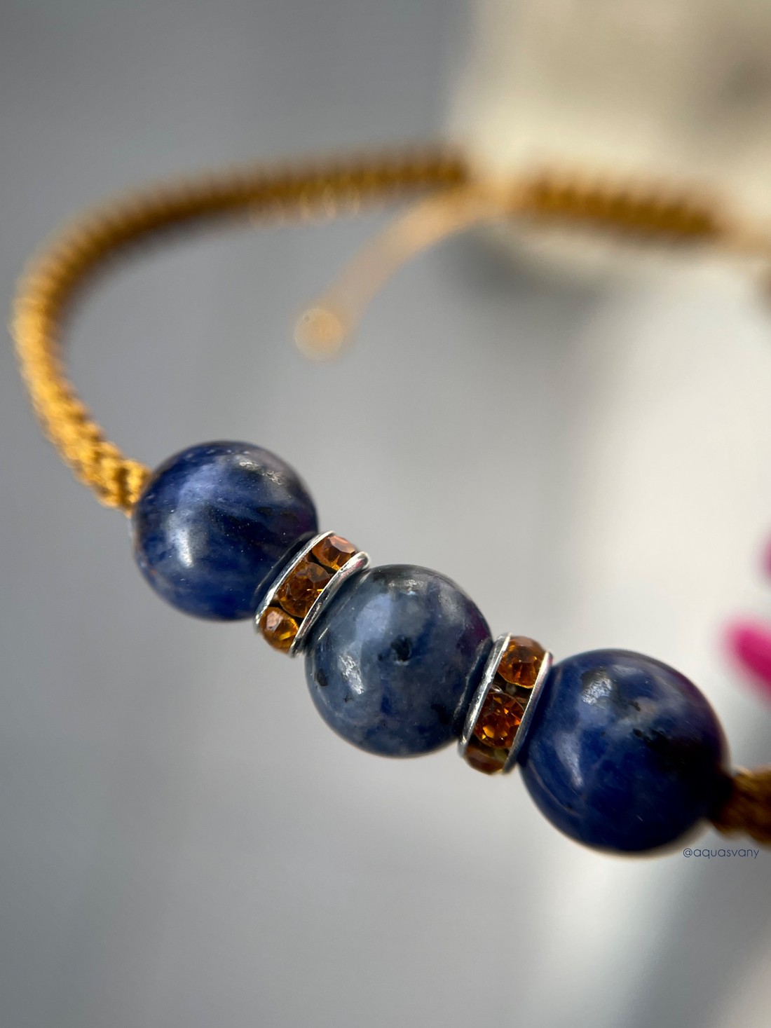 Brățară minerală macramé cu sodalită - bijuterii - brățări - brățări din mărgele - Artynos.ro