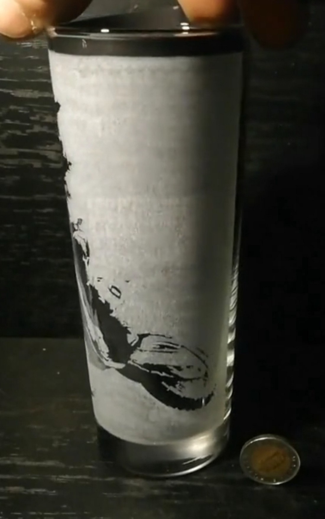 Pahar de sticlă cu model de siluetă de motociclist  -  - Artynos.ro