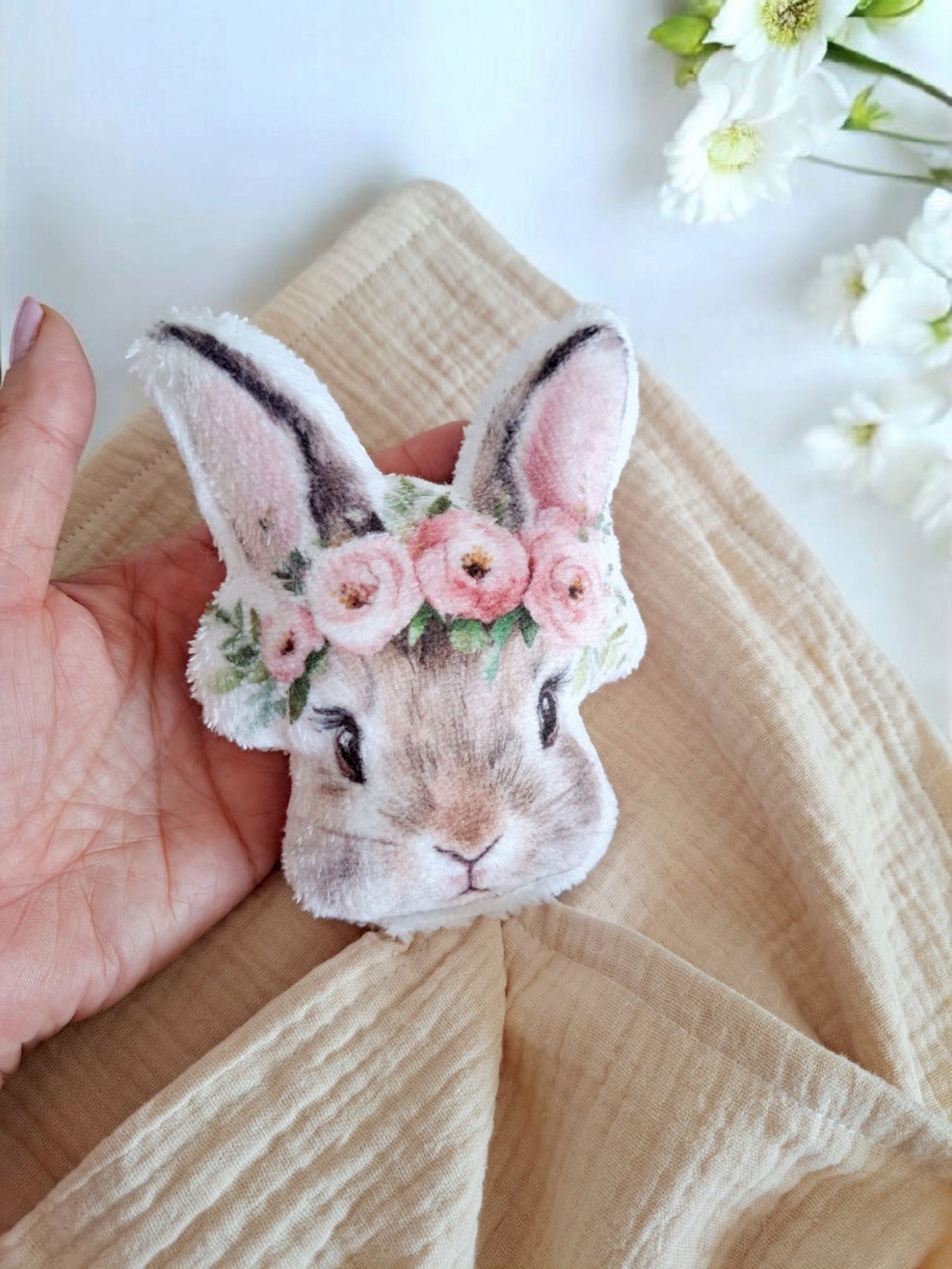 SnoozeZoo Nappy Bunny, SzundiZoo în formă deiepurașpătură de dormit moale și pufoasă - - Artynos.ro SnoozeZoo Nappy Bunny, SzundiZoo în formă deiepurașpătură de dormit moale și pufoasă - - Artynos.ro