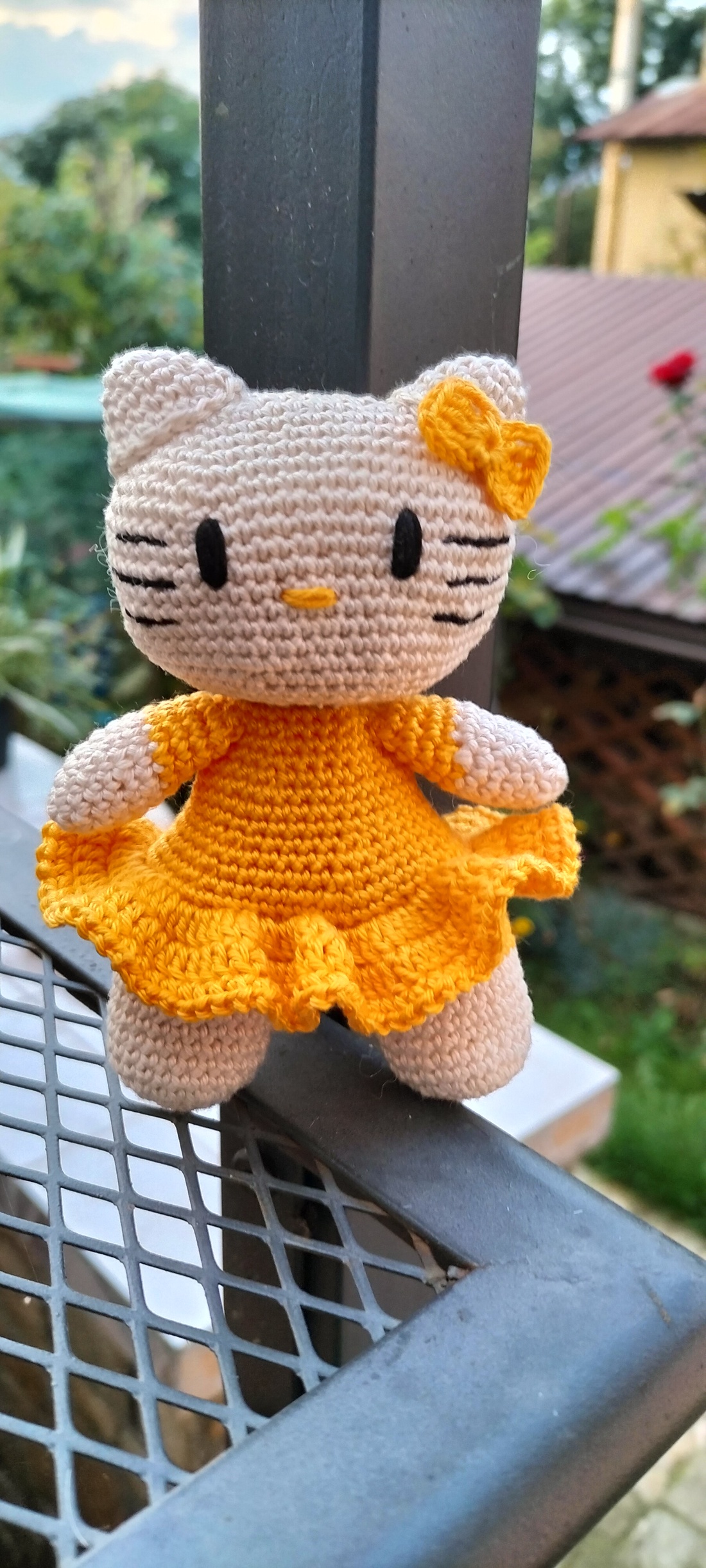 Hello Kitty - jucării și echipamente pentru copii - plușuri - păpușă croșetată, păpușă de pluș - Artynos.ro