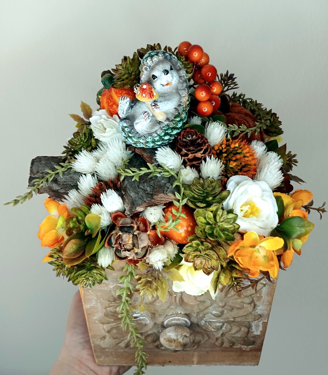 Decor de masă cu scorțișoară în sertar de lemn -  - Artynos.ro
