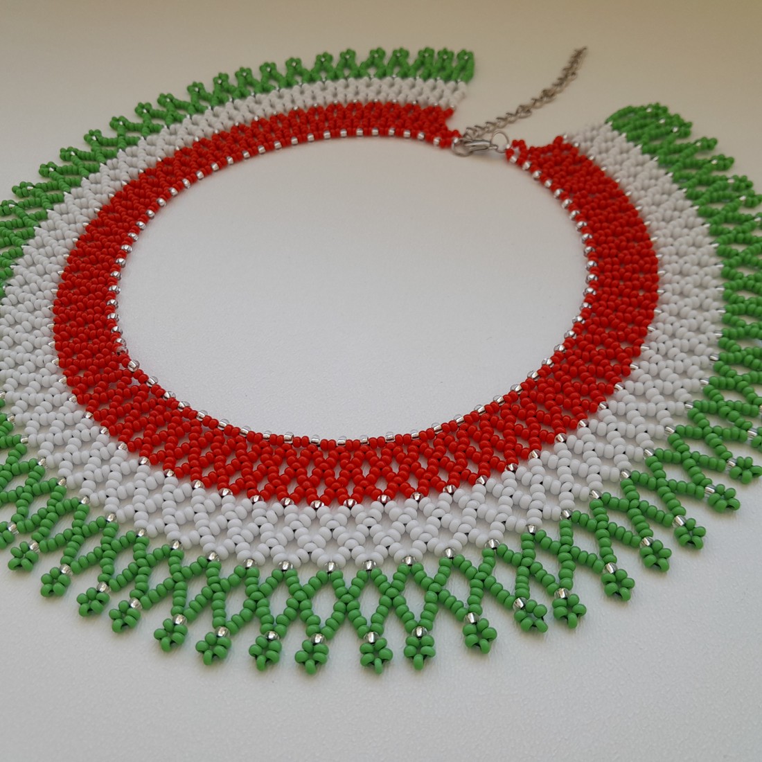 Colier de perle de culoare națională - - Artynos.ro Colier de perle de culoare națională - - Artynos.ro