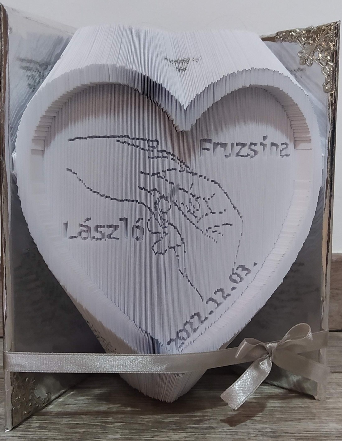 Ceremonia de căsătorie sculptura carte - casă & stil de viață - accesorii pentru decorat casa - decorațiuni de masă și decorațiuni pentru rafturi  - sculptură de carte, carte pliată - Artynos.ro