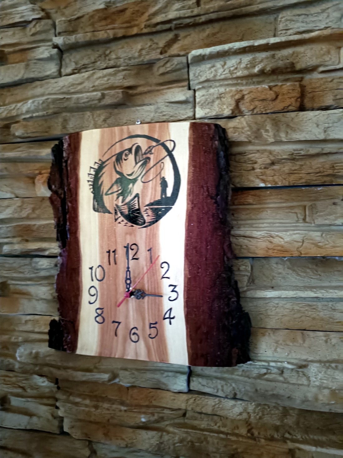 Ceas de perete Redwood pentru pescari -  - Artynos.ro