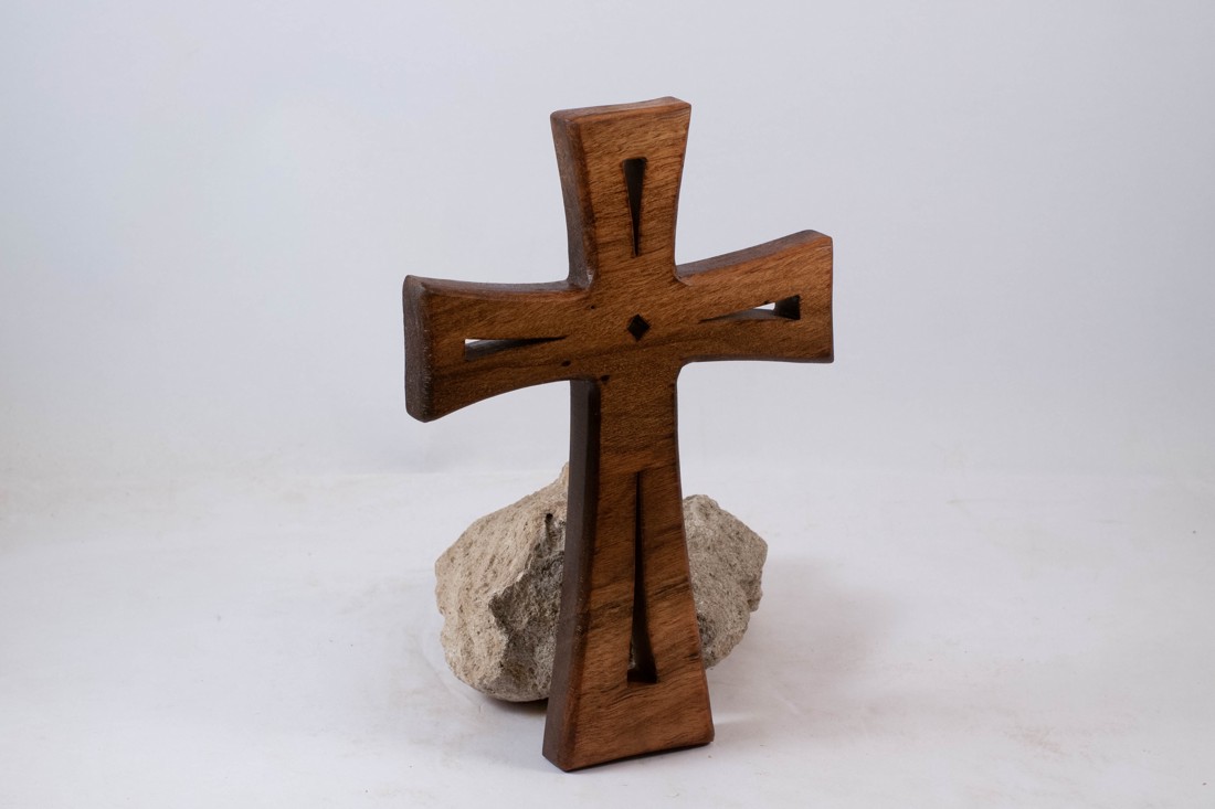 Cruce din lemn cu model, cruce de perete  - casă & stil de viață - accesorii religioase - cruce - Artynos.ro