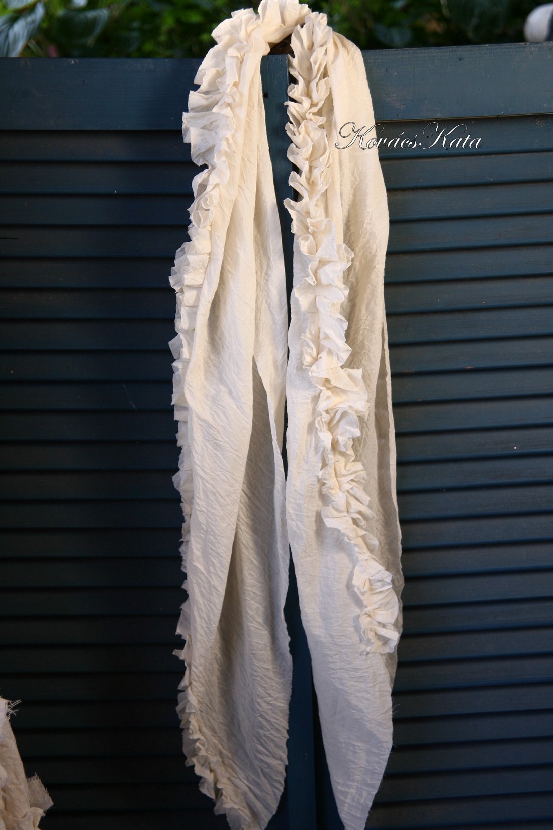 SCARLING / meringue - eșarfă cu volane - îmbrăcăminte și modă - eșarfe, pălării, fularuri - eșarfe - Artynos.ro