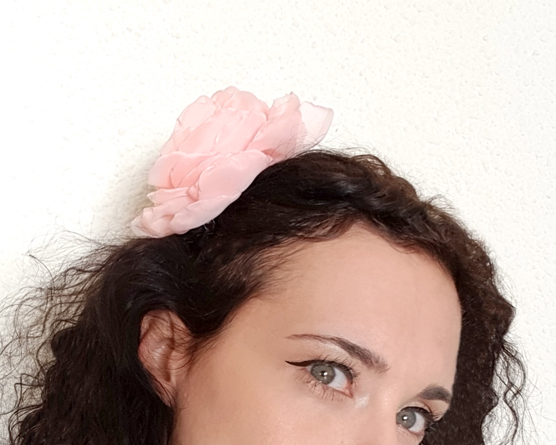Floare roz pal din chifon pentru par - îmbrăcăminte și modă - accesorii păr - accesorii de păr - Artynos.ro