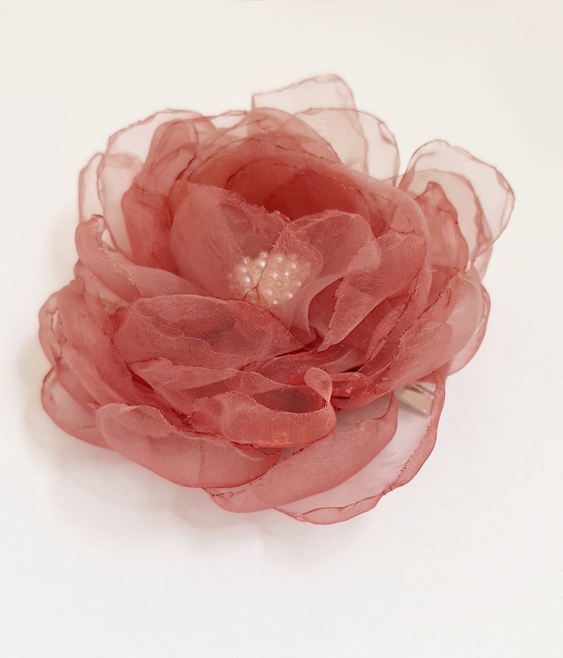 Floare rosu-inchis din organza pentru par - îmbrăcăminte și modă - accesorii păr - flori pentru păr - Artynos.ro