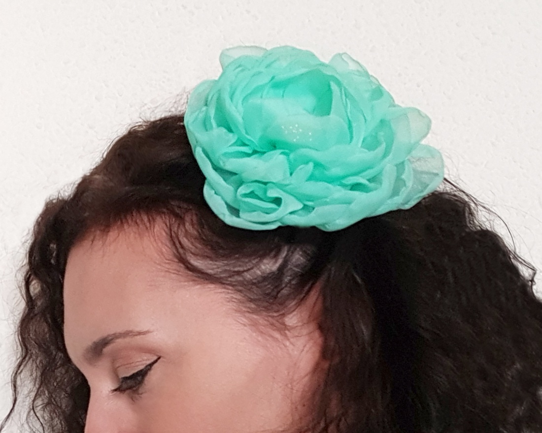 Floare verde-menta din chifon pentru par - îmbrăcăminte și modă - accesorii păr - flori pentru păr - Artynos.ro