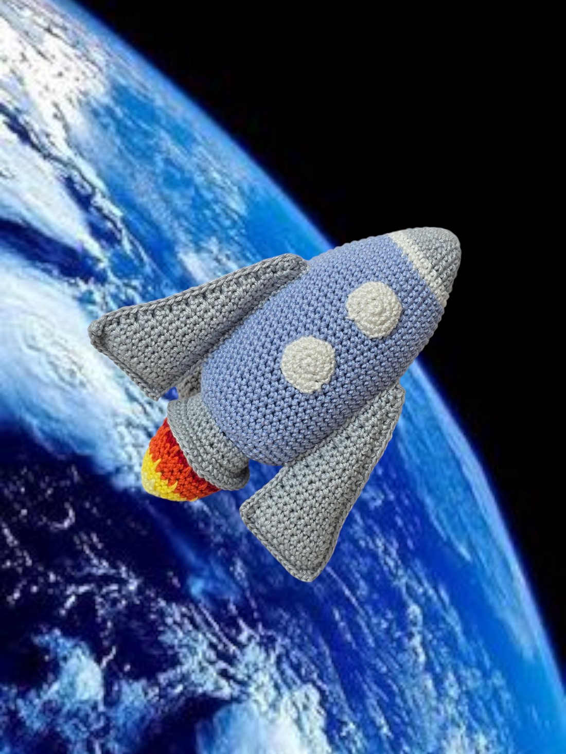 Navă spațială croșetată -  - Artynos.ro