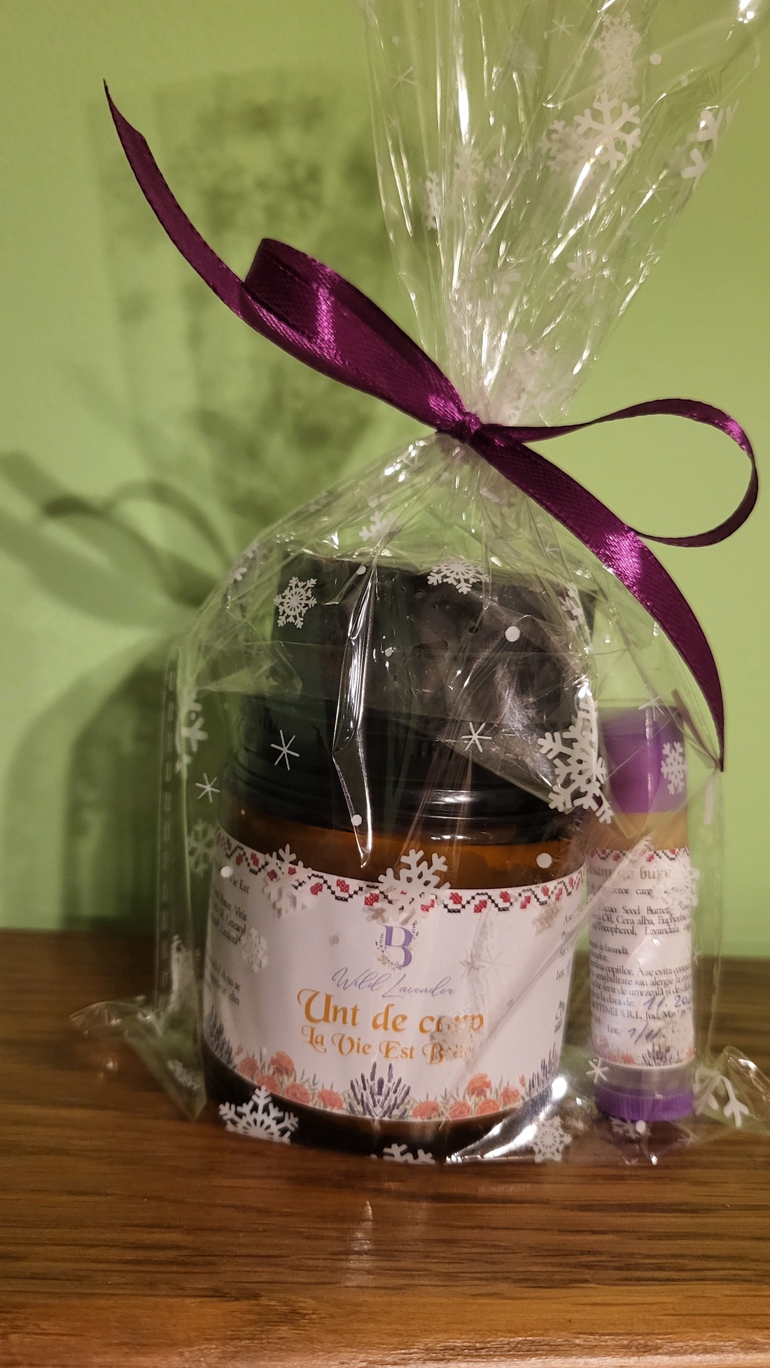 Set cadou Kit rasfat - igienă și înfrumusețare - accesorii pentru îngrijirea feței - balsam de buze - Artynos.ro