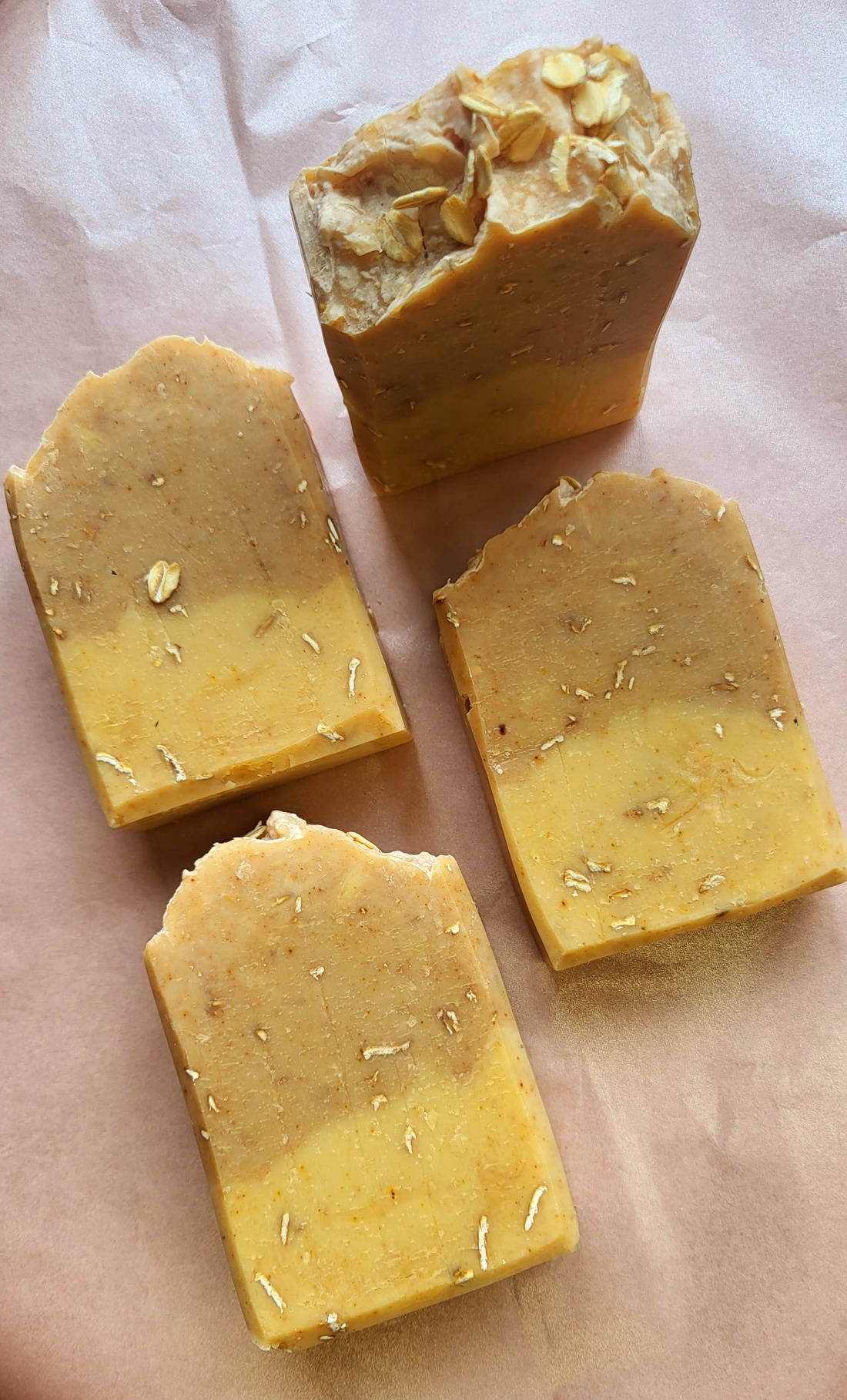 Ovăz si Lavandă � Săpun luxuriant exfoliant blând - igienă și înfrumusețare - săpunuri și articole de igienă - săpun artizanal - Artynos.ro