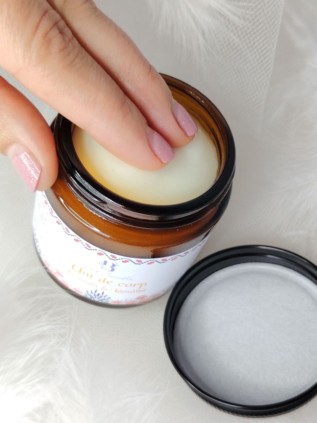 Unt de corp bătut � textură aerată, hidratare luxuriantă - igienă și înfrumusețare - produse de igienă personală - loțiune și unt de corp - Artynos.ro