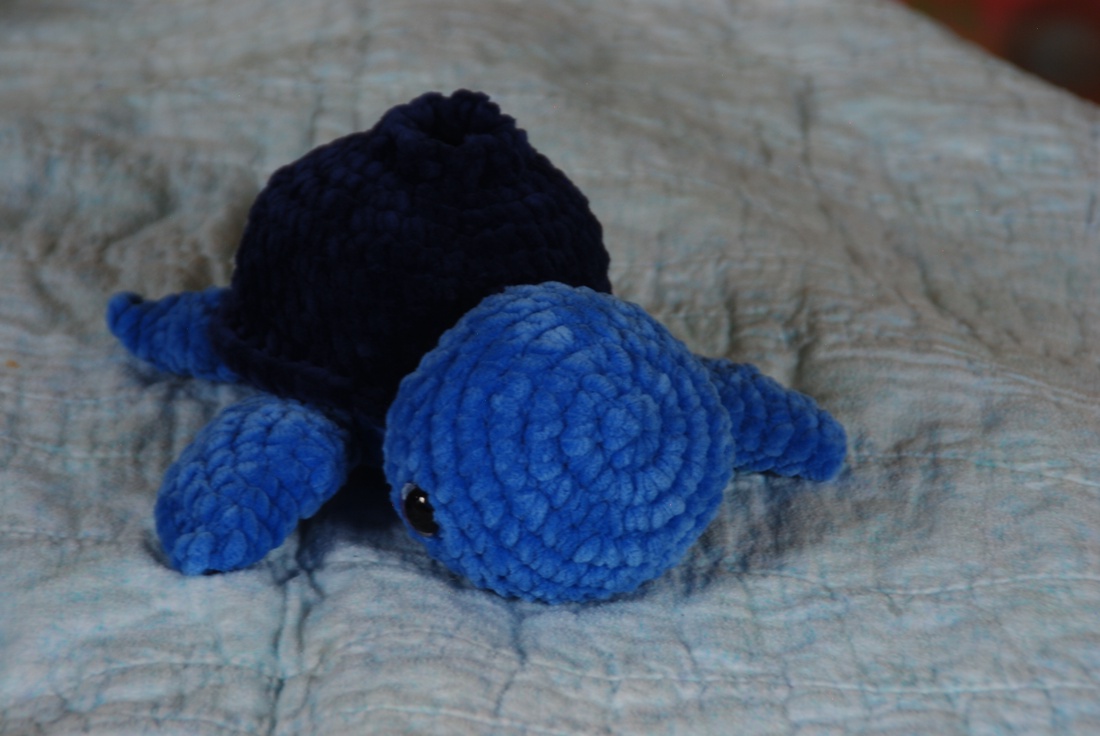 Țestoasă croșetată manual Afină  - jucării și echipamente pentru copii - plușuri - jucării de melc - Artynos.ro