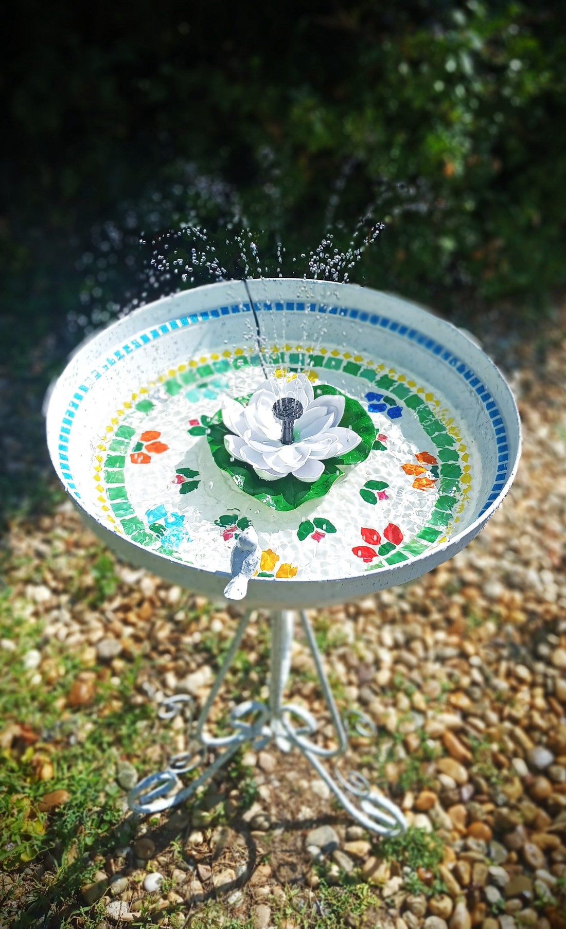REKREDENC - Adăpătoare mare pentru păsări cu mozaic sau fântână de grădină cu mozaicuri irizate și decorațiuni cu păsări - casă & stil de viață - accesorii de grădină - hrănitoare pentru păsări - Artynos.ro