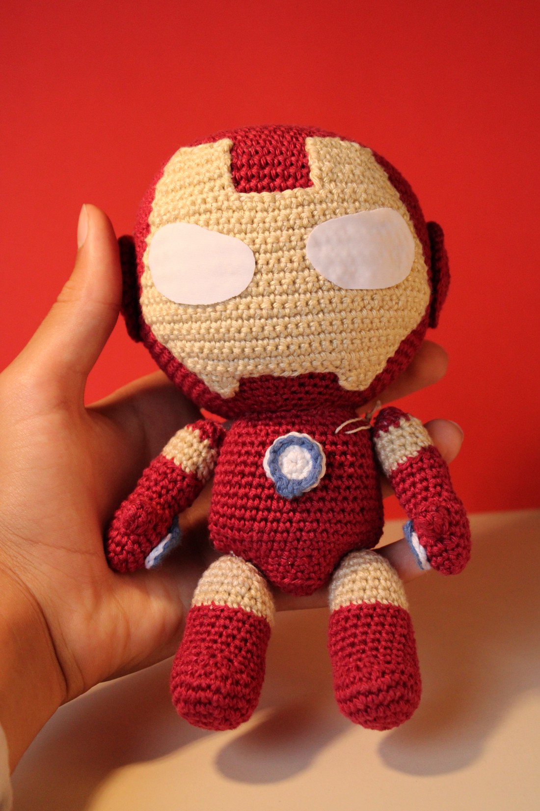 Supererou, Iron Man figura amigurumi - - Artynos.ro Supererou, Iron Man figura amigurumi - - Artynos.ro