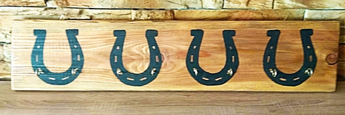 Suport de perete cu model de potcoavă - casă & stil de viață - accesorii pentru decorat casa - decorațiuni de pereți, decorațiuni suspendate - suport pentru chei - Artynos.ro Suport de perete cu model de potcoavă - casă & stil de viață - accesorii pentru decorat casa - decorațiuni de pereți, decorațiuni suspendate - suport pentru chei - Artynos.ro