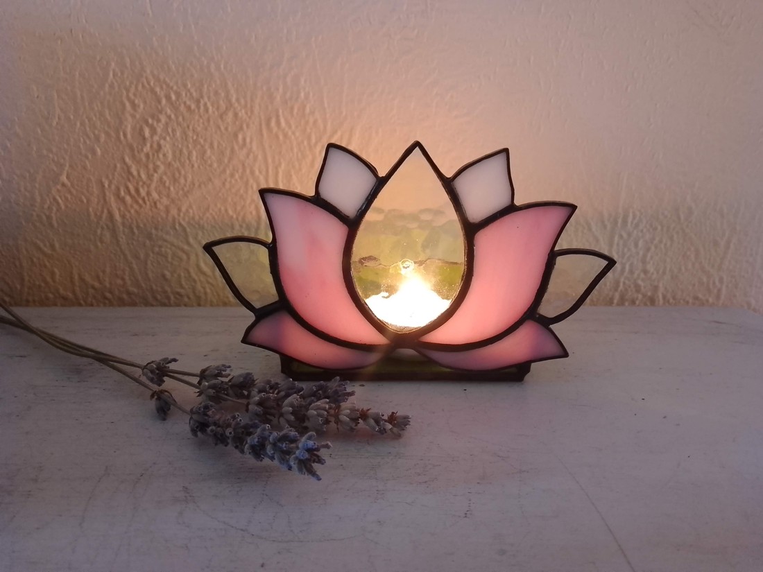 Suport pentru lumânare Tiffany în formă de floare de LOTUS, cadou spiritual. - casă & stil de viață - lumânări, parfumuri, arome - suport lumânări - Artynos.ro