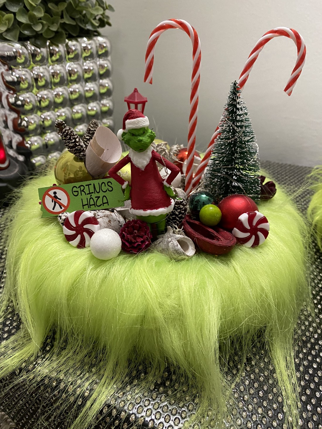 Grinch Crăciun decorare de masă - - Artynos.ro Grinch Crăciun decorare de masă - - Artynos.ro