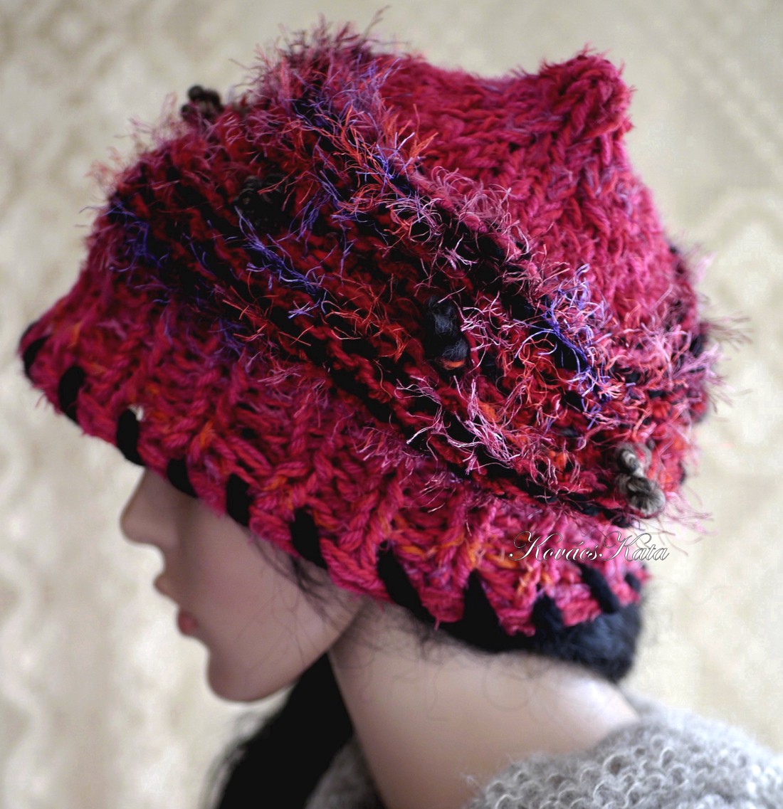 LUCA-SAPI / roșu vin - Șapcă boemă din lână tricotată manual - îmbrăcăminte și modă - eșarfe, pălării, fularuri - căciulă - Artynos.ro