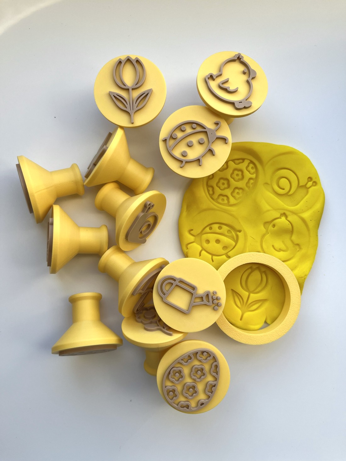 Set de ștampile și forme pentru prăjituri de Paște � Iepuraș, Puișor, Fluture, Gărgăriță și multe altele � 12 piese - jucării și echipamente pentru copii - puzzle, jocuri puzzle - puzzle cu forme - Artynos.ro