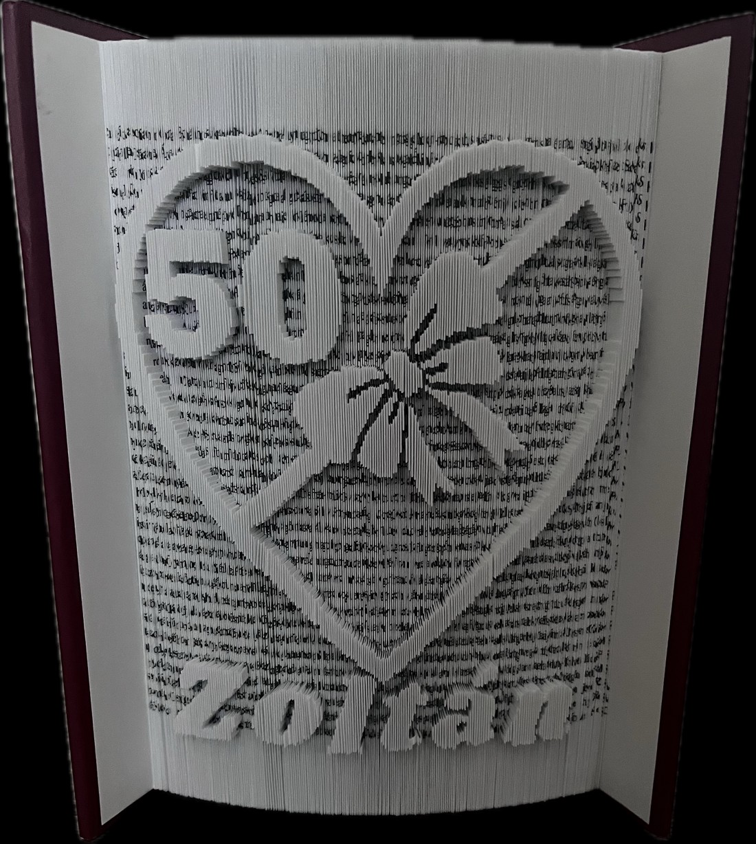 Sculptură carte aniversară - casă & stil de viață - accesorii pentru decorat casa - decorațiuni de masă și decorațiuni pentru rafturi  - sculptură de carte, carte pliată - Artynos.ro