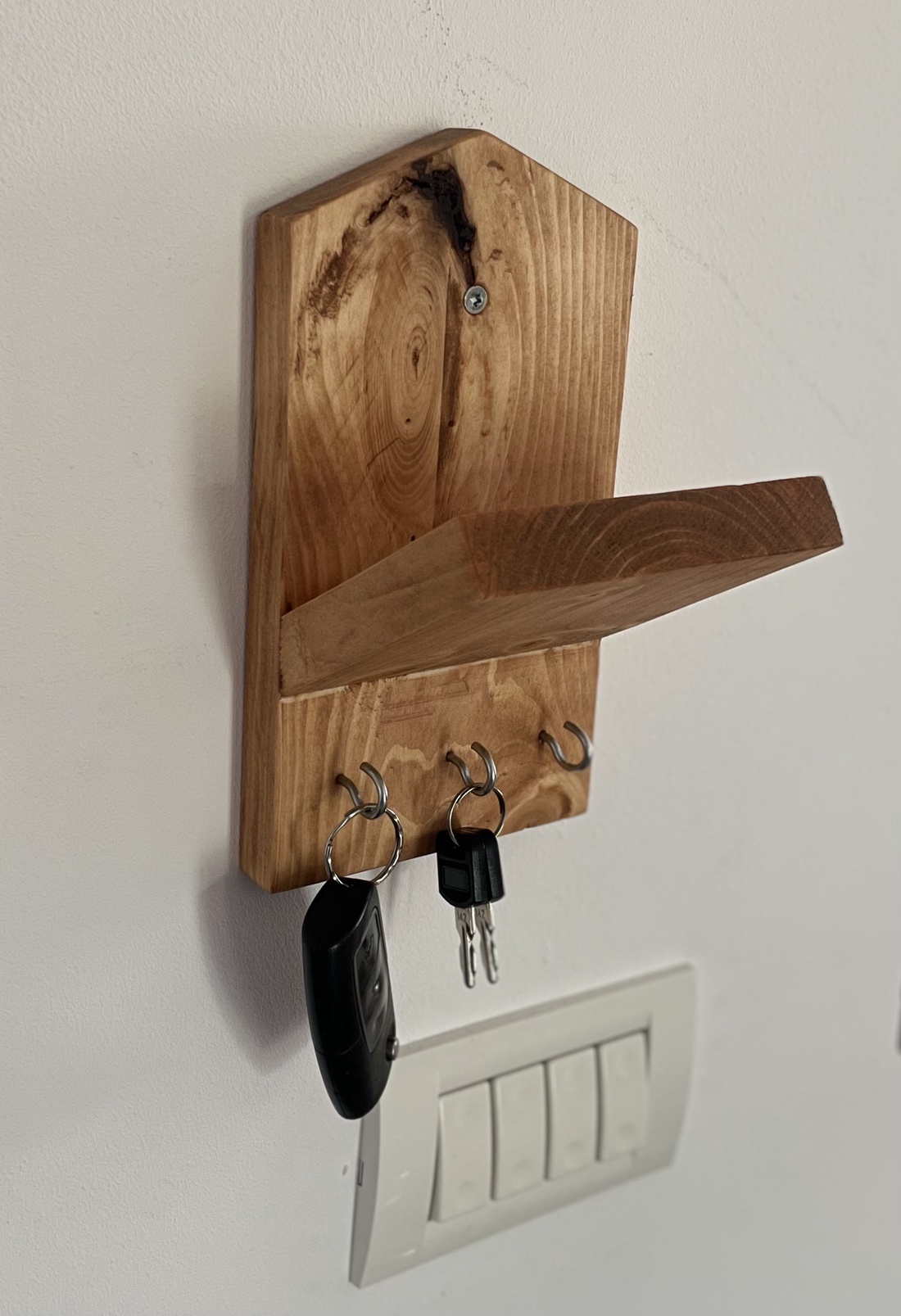 Suport de chei din lemn - accessorii și unelte - accesorii decorative - alte accesorii - Artynos.ro