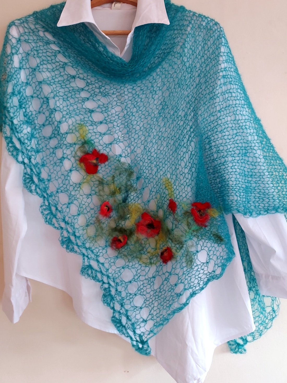 Poncho tricotat și impaslit  - îmbrăcăminte și modă - haine damă - poncho - Artynos.ro