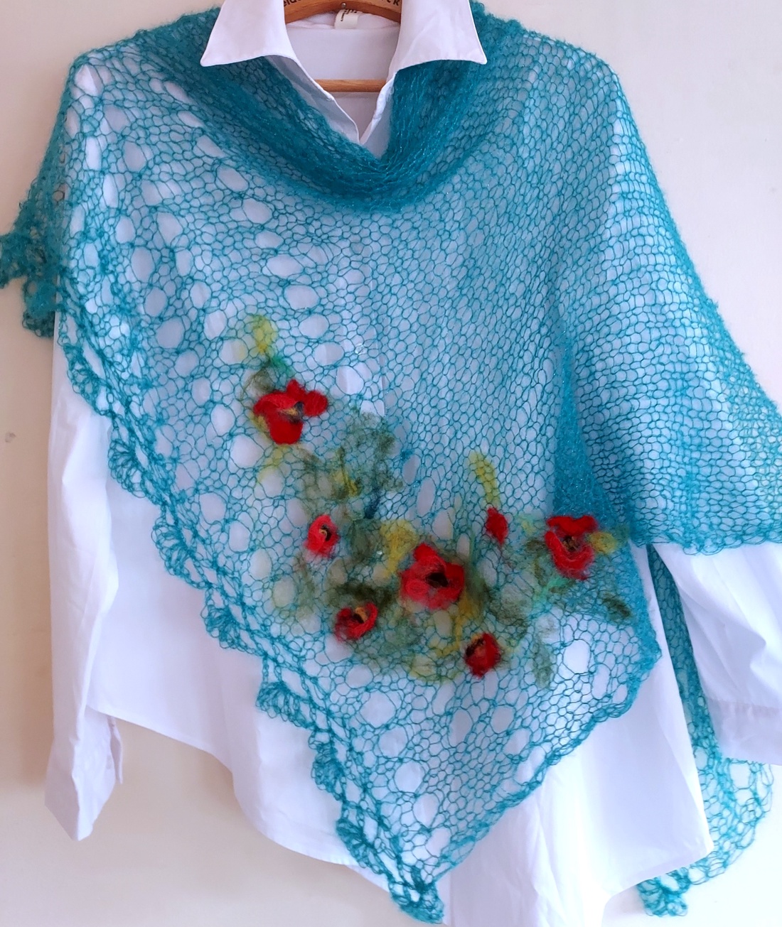 Poncho tricotat și impaslit  - îmbrăcăminte și modă - haine damă - poncho - Artynos.ro