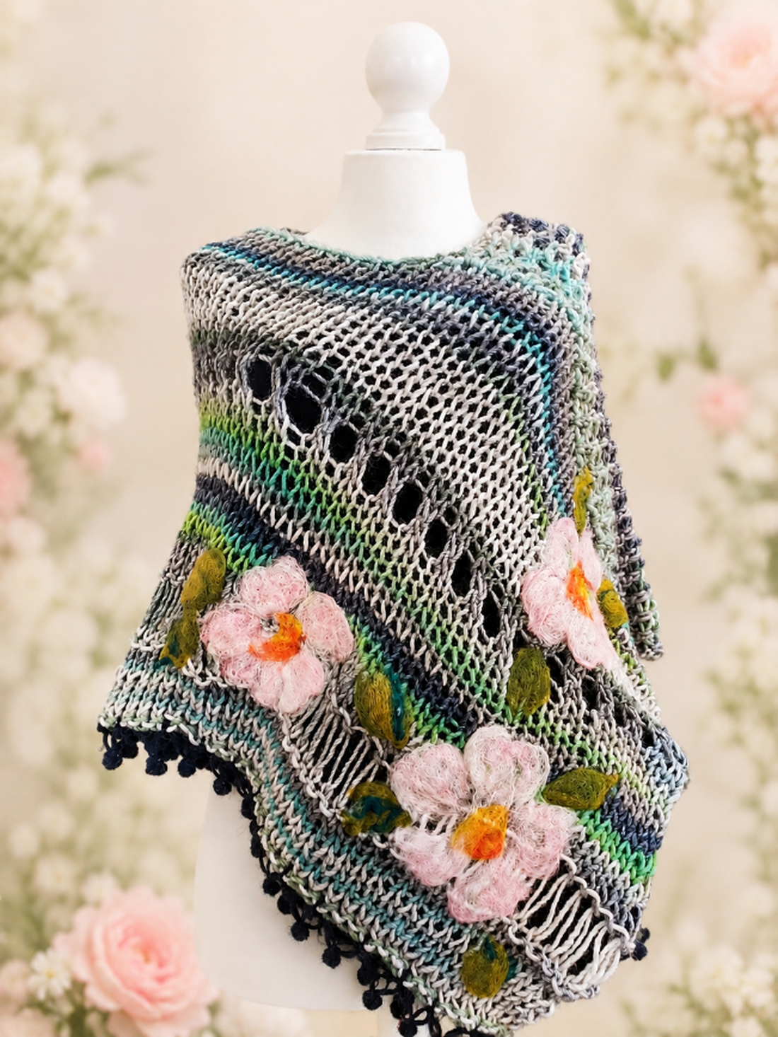 Poncho cu flori impaslite  - îmbrăcăminte și modă - haine damă - poncho - Artynos.ro