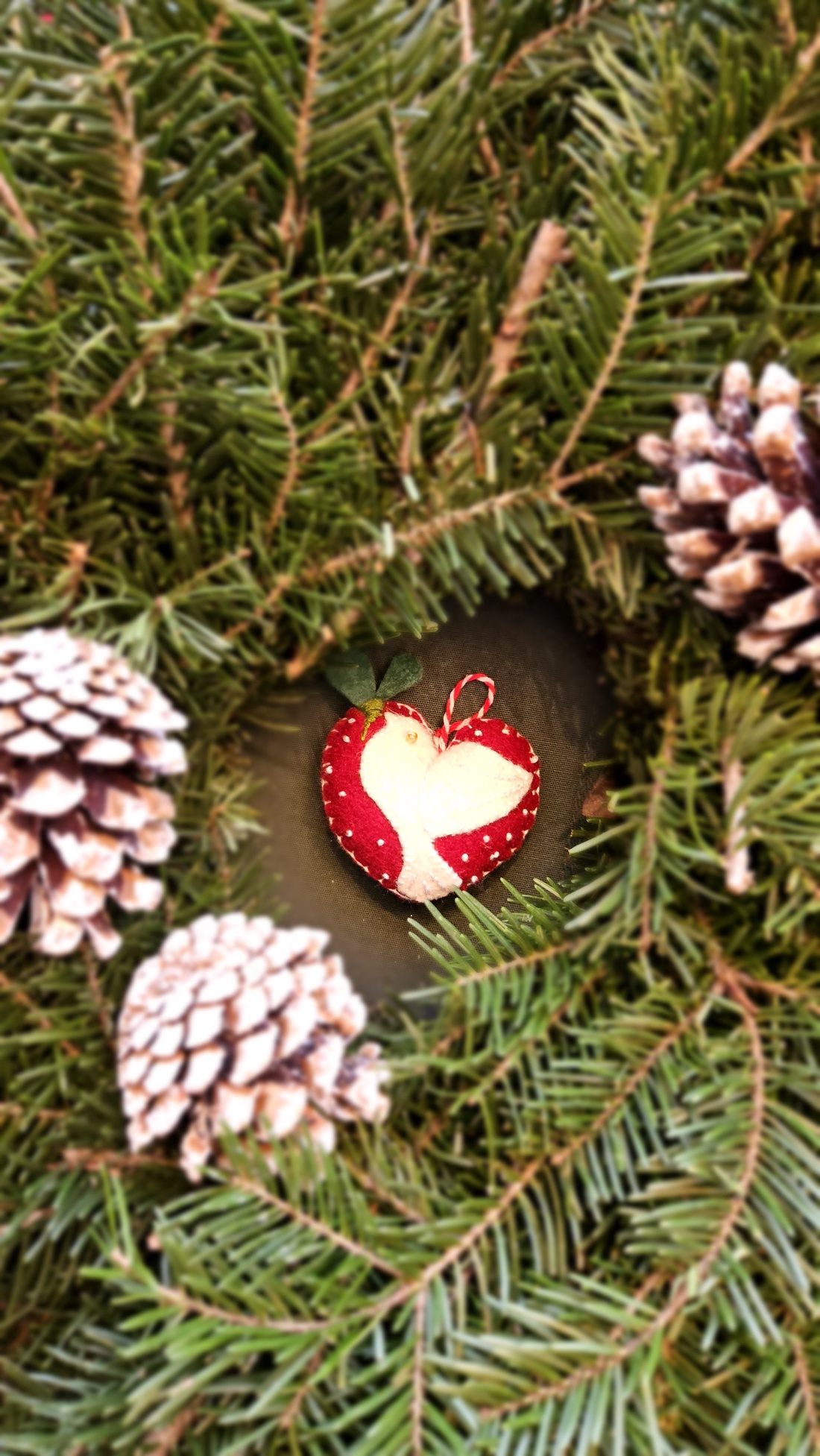 Inimioara mica cu pasare - crăciun - decorațiuni de crăciun de casă - globuri de crăciun - Artynos.ro