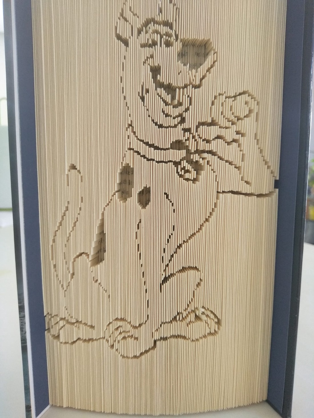 Personaj de basm - sculptură carte Scooby-Doo - casă & stil de viață - accesorii pentru decorat casa - decorațiuni de masă și decorațiuni pentru rafturi  - sculptură de carte, carte pliată - Artynos.ro