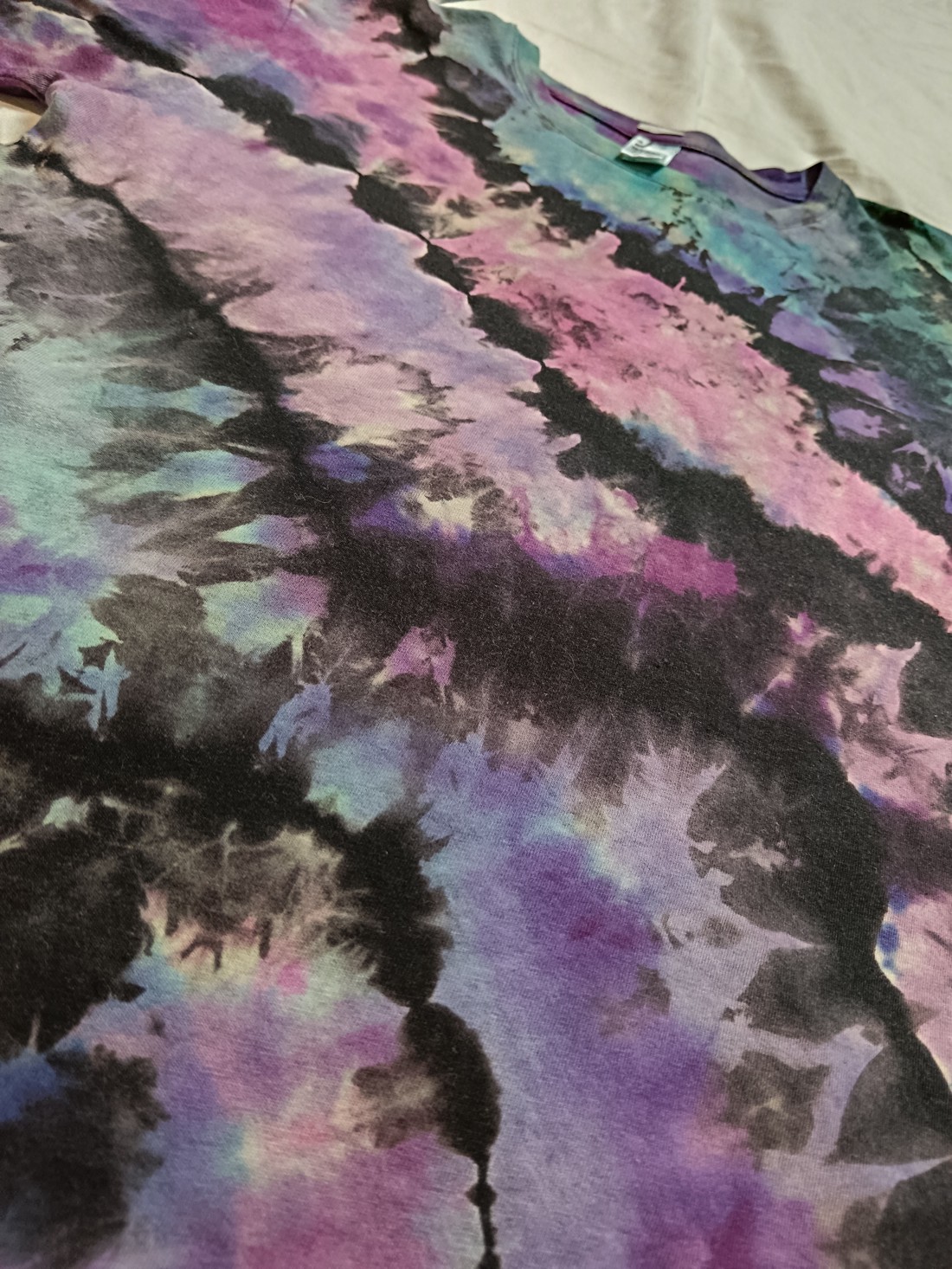 Batik T-shirt dimensiune L pentru femei -  - Artynos.ro