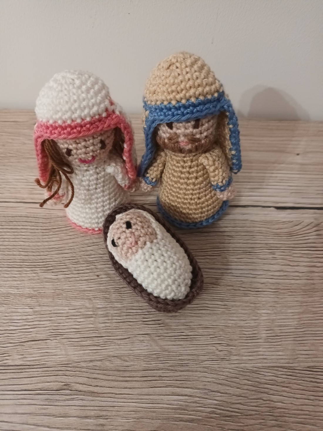 Amigurumi Iosif, Maria și copilul Iisus - crăciun - decorațiuni de advent - decor pentru masa de advent - Artynos.ro