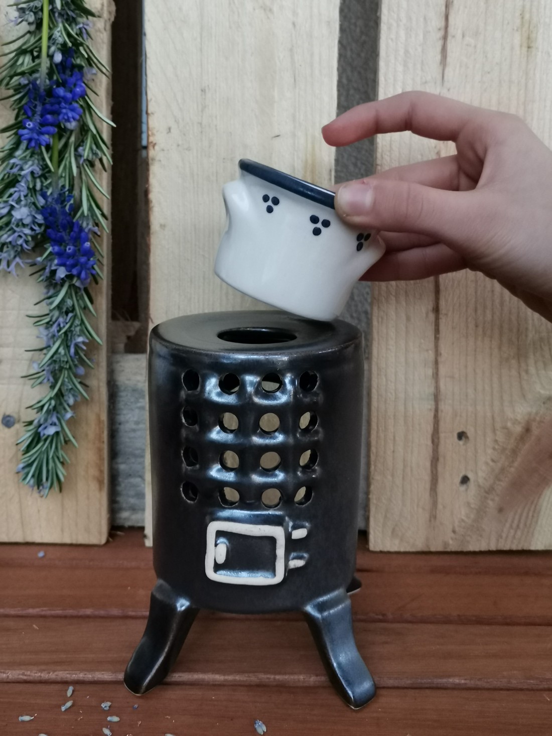 Soba de fier cu lampă de aromă - casă & stil de viață - lumânări, parfumuri, arome - umidificator - Artynos.ro