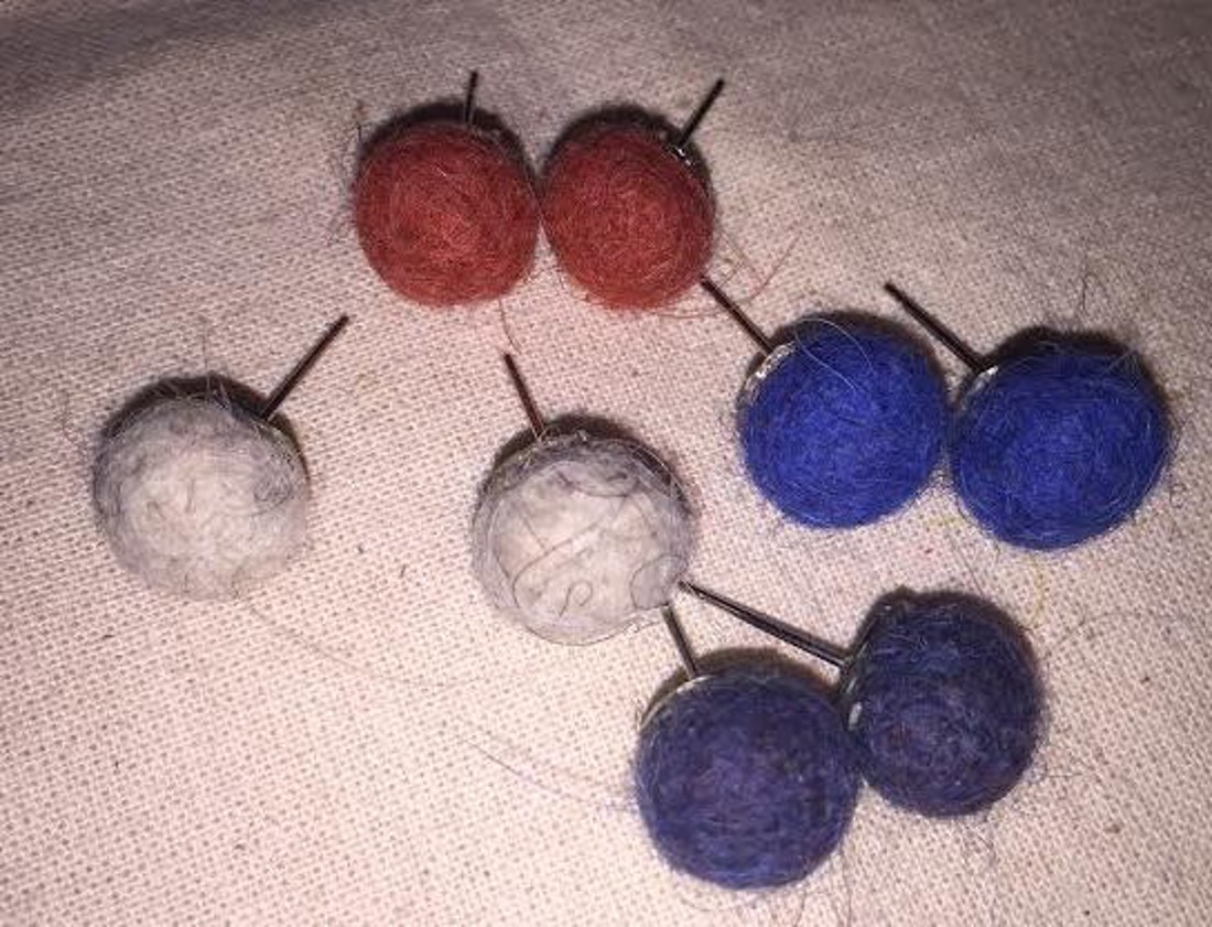 Cercei cu buton Berry, 4 perechi - - Artynos.ro Cercei cu buton Berry, 4 perechi - - Artynos.ro