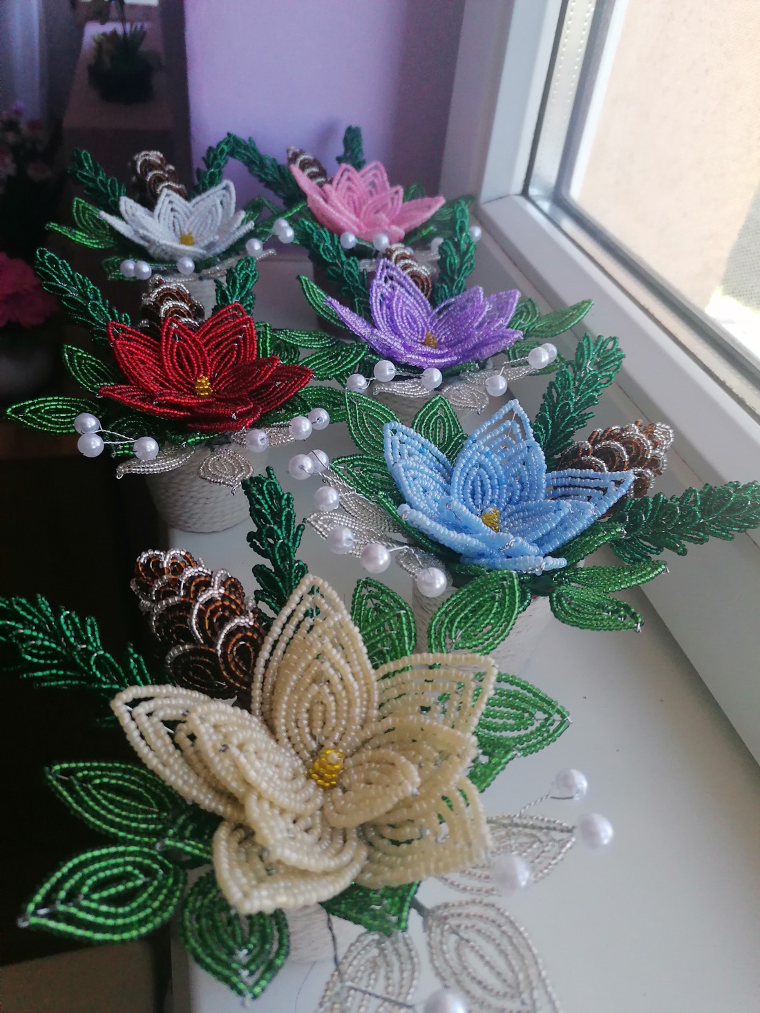 Decorațiuni de masă de Crăciun, poinsettia în perle - casă & stil de viață - accesorii pentru decorat casa - suport de flori - buchete de flori - Artynos.ro