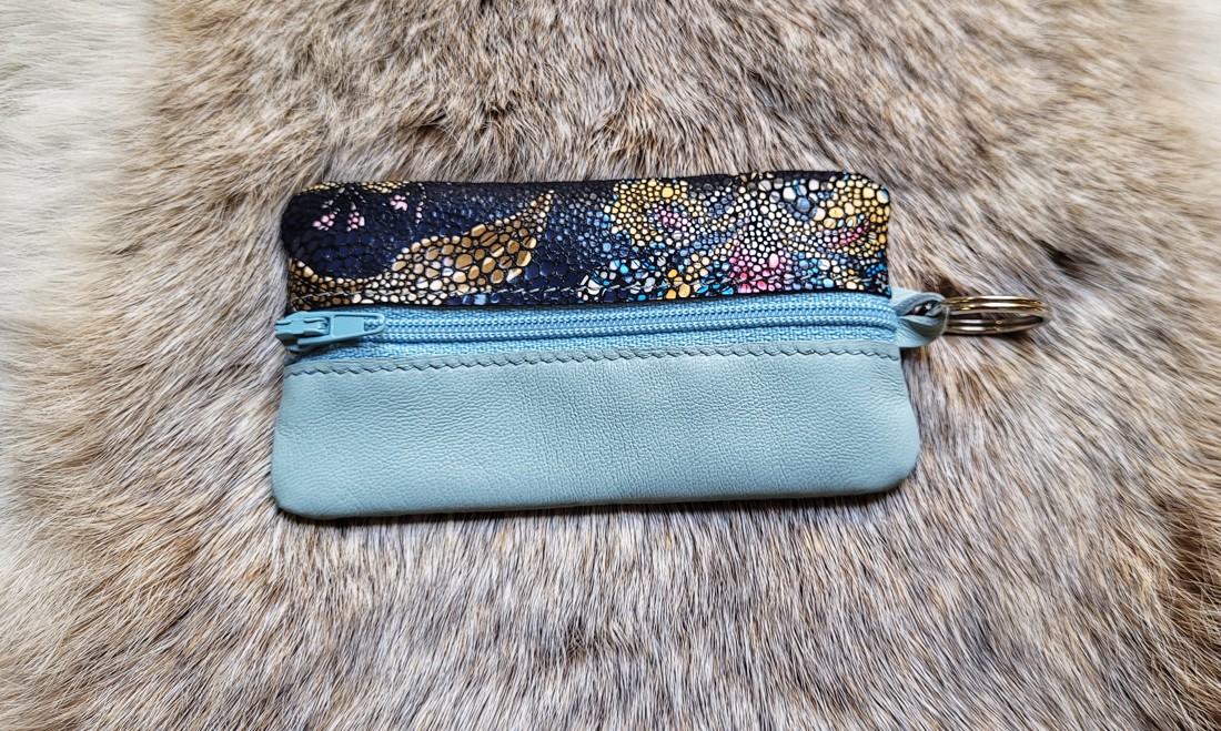 Girly things vintage flowery- breloc din piele naturală - - Artynos.ro Girly things vintage flowery- breloc din piele naturală - - Artynos.ro