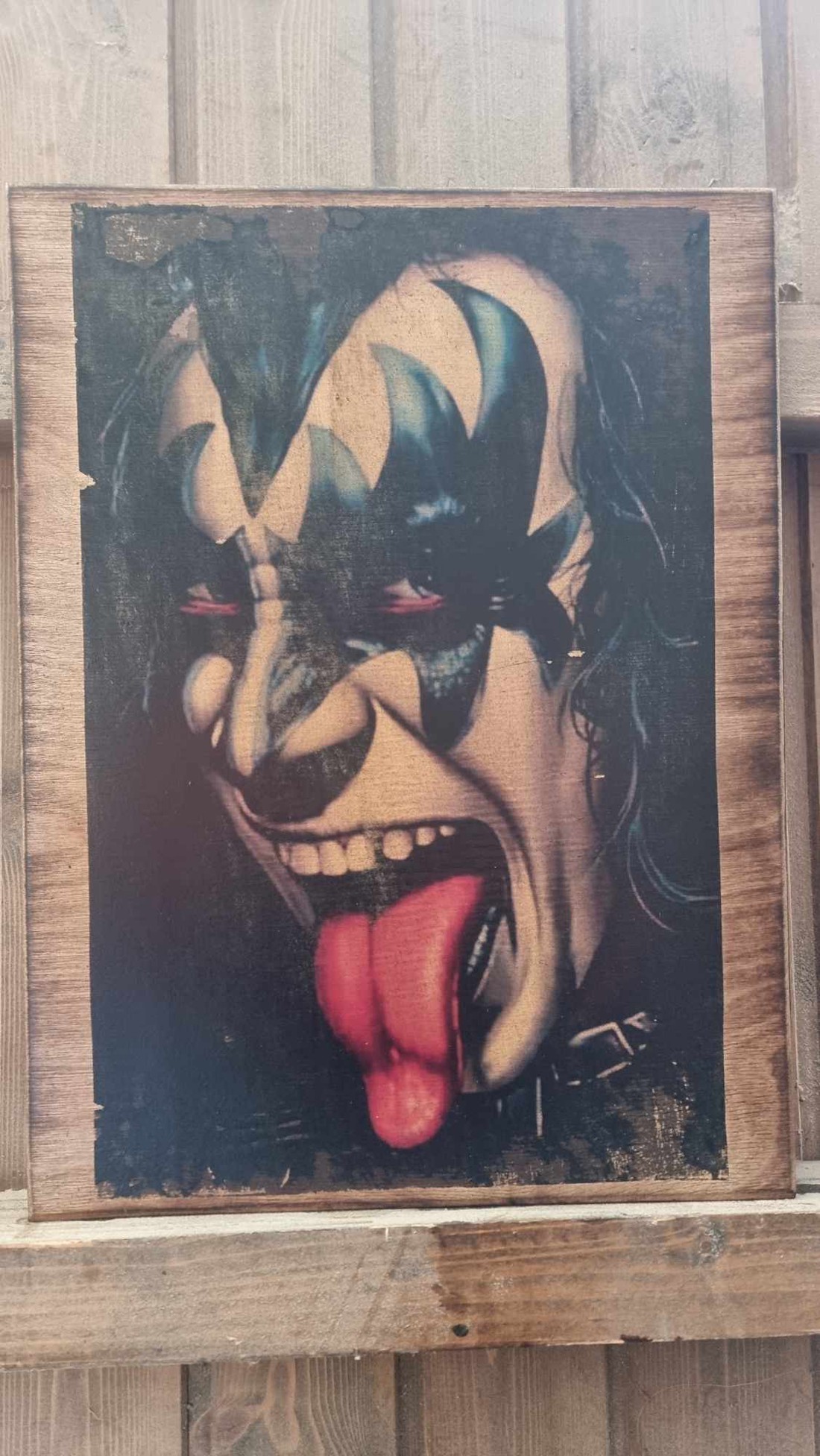 KISS placat din lemn - casă & stil de viață - accesorii pentru decorat casa - picturi murale - artă de perete din lemn - Artynos.ro