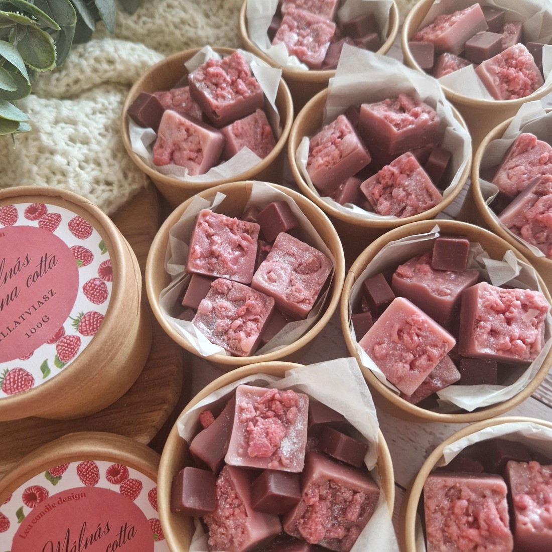 Ceară parfumată cu panna cotta de zmeură -  - Artynos.ro