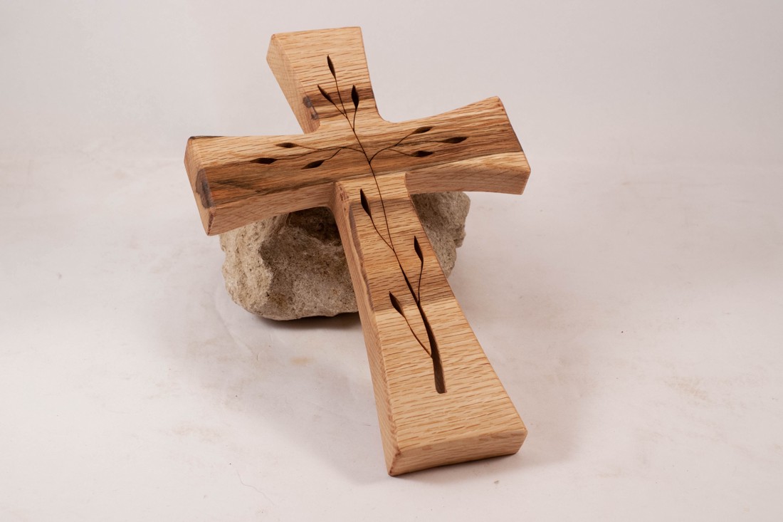 Cruce din lemn cu model, cruce de perete  - casă & stil de viață - accesorii religioase - cruce - Artynos.ro