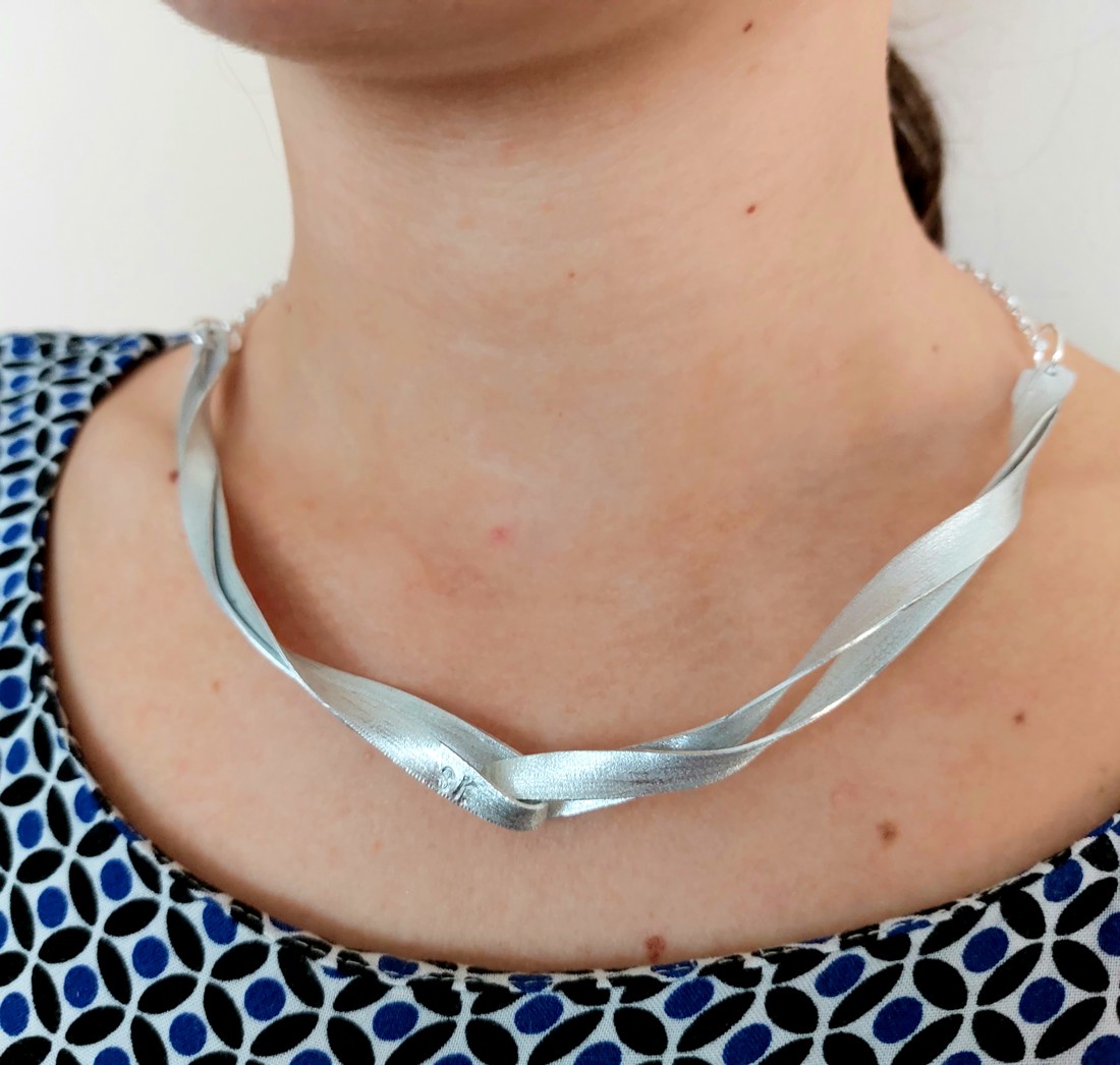 Colier răsucit din aluminiu -  - Artynos.ro Colier răsucit din aluminiu -  - Artynos.ro