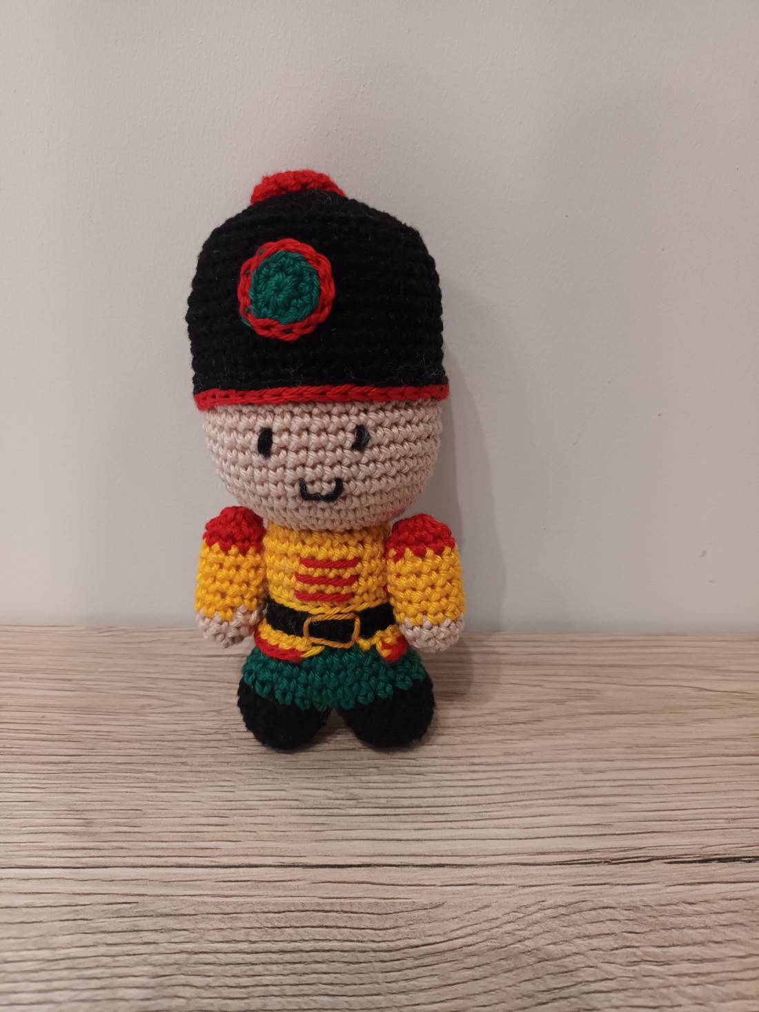 Spărgătorul de nuci croșetat - crăciun - decorațiuni de crăciun de casă - spiriduși de crăciun - Artynos.ro