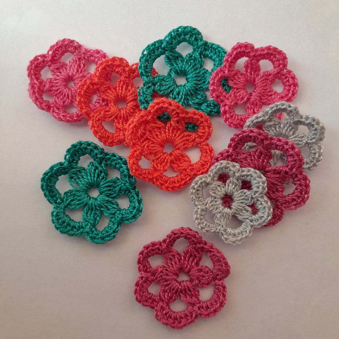 Pachet flori croșetate - 10 bucăți / pachet - - Artynos.ro Pachet flori croșetate - 10 bucăți / pachet - - Artynos.ro